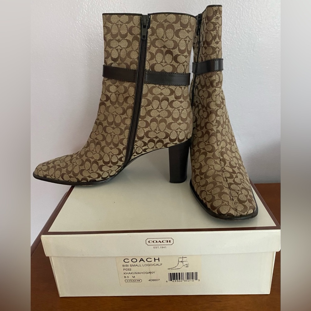 Original signature C Khaki/Mahogany Coach Boots.
